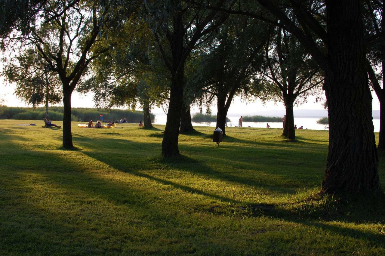 Lake House Farsang Balatonberény Exterior foto